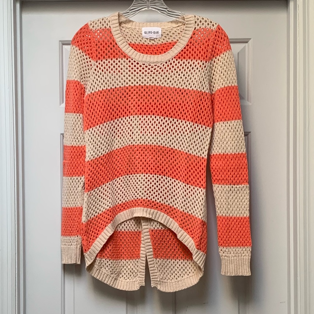 🎉HP🎉Olive&Oak Coral Beige Slit Back Sweater Sz S